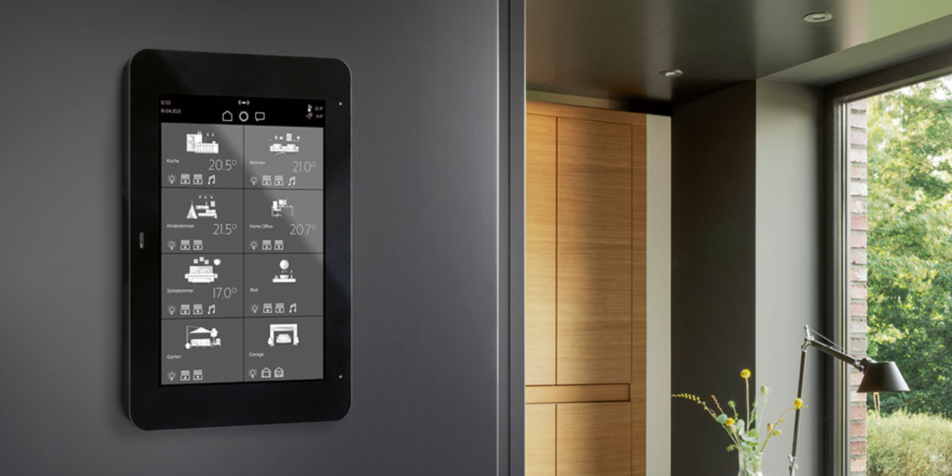 JUNG Smart Panel 8 bei HT-Elektrotechnik in Kleinwallstadt