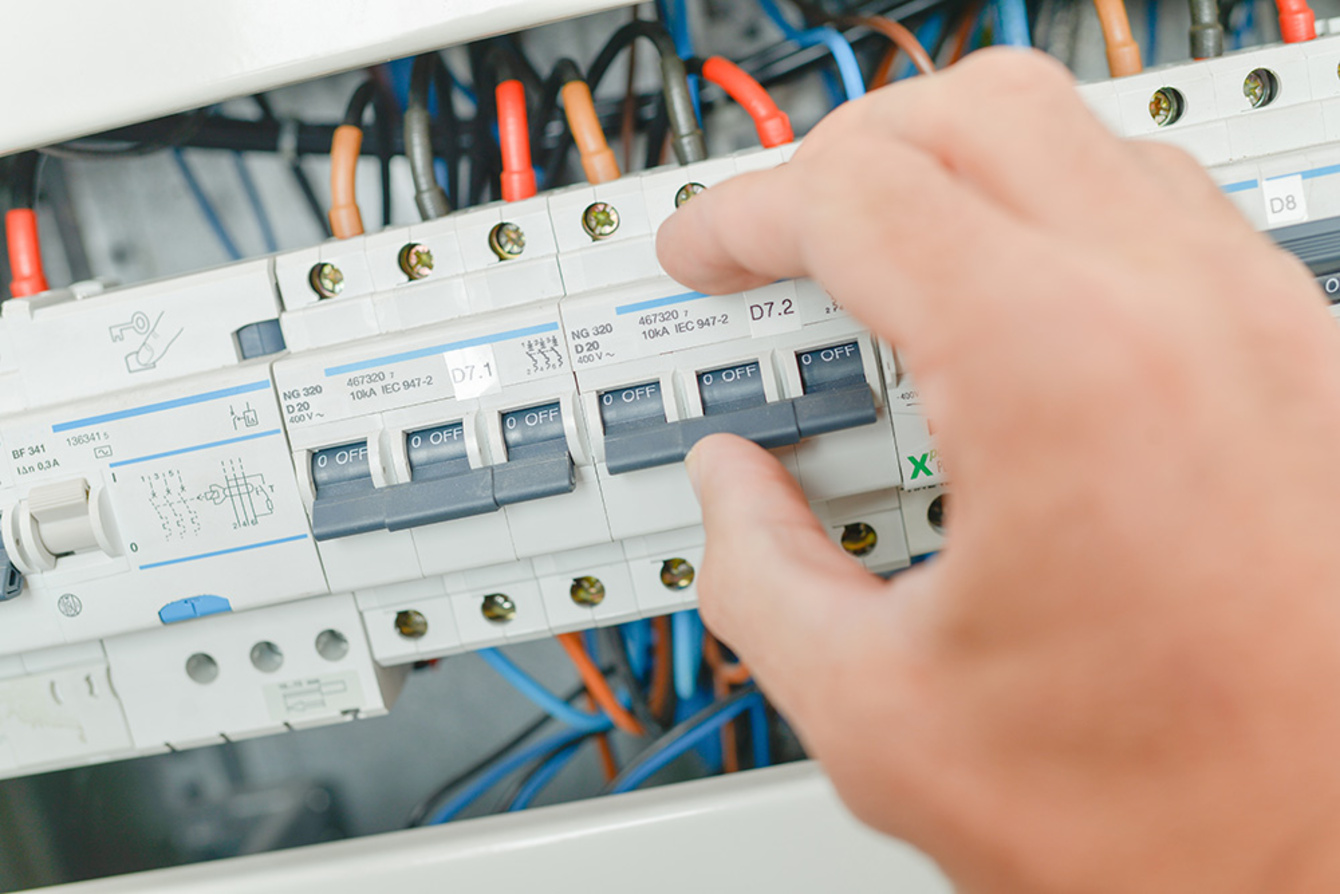 Elektro­installation bei HT-Elektrotechnik in Kleinwallstadt