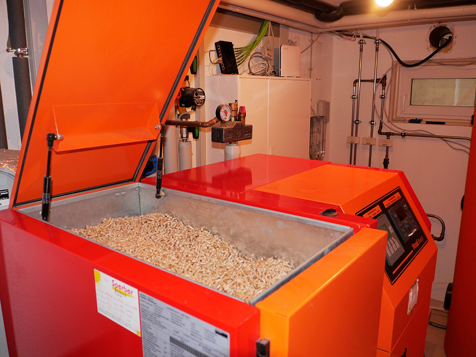 Palletheizung2 bei HT-Elektrotechnik in Kleinwallstadt